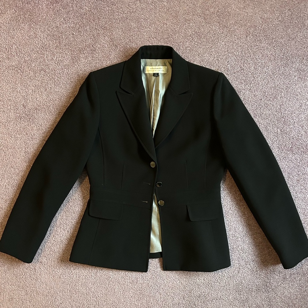 Arthur Levine Tahari Blazer